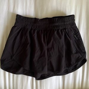 Lululemon Track That Short - Black Size 6